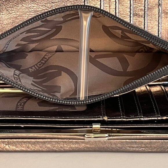 Michael Kors Hard-Shell Clutch - Picture 13 of 16